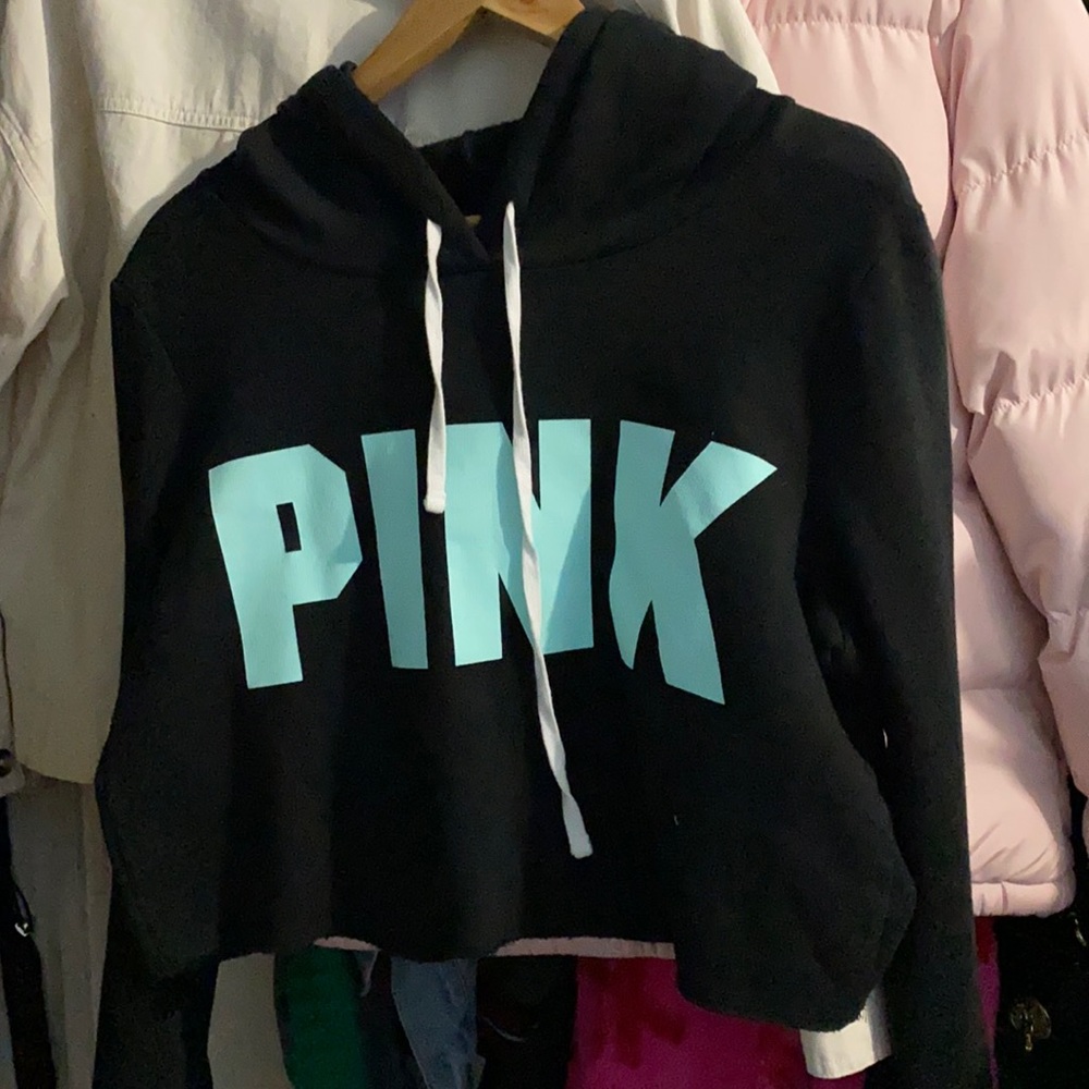 Cropped pink sweater